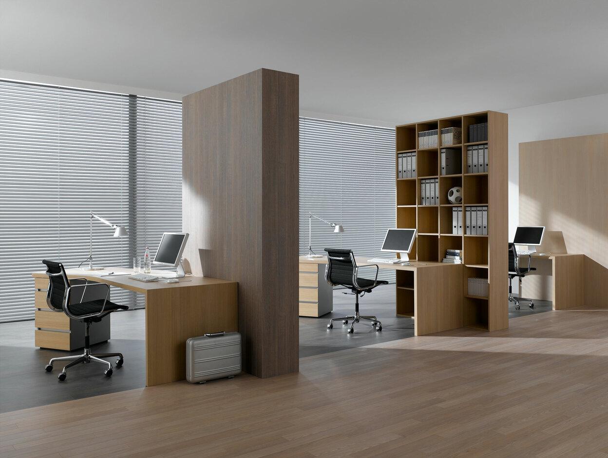 Impression eines Arbeitszimmers im Stil Großraumbüro