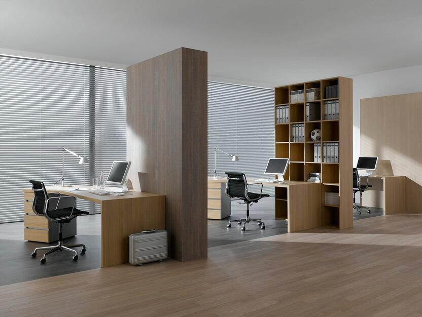 Impression eines Arbeitszimmers im Stil Großraumbüro